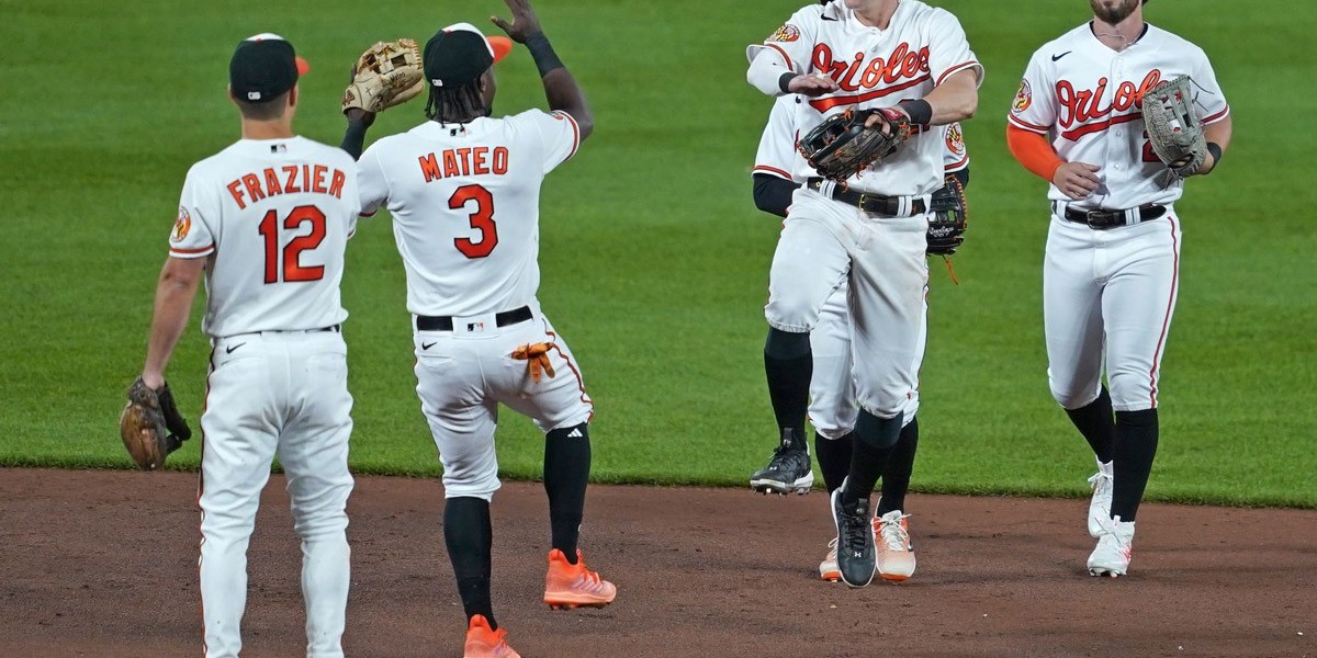 Friday Chook Droppings: The exhibition opener is upon its direction