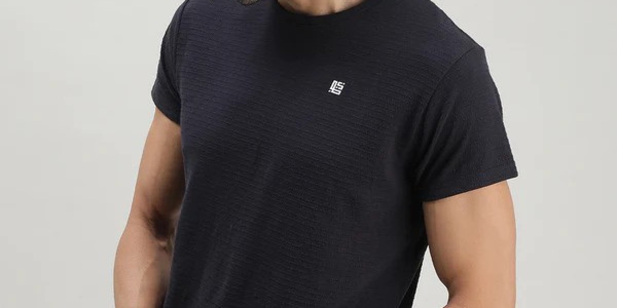 Is Loom & Spin's Cotton Crew Neck T-Shirt the Ultimate Wardrobe Essential?