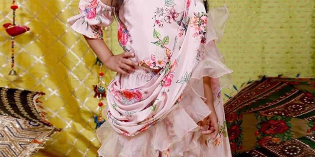 Patterns and Play: The Artistic Appeal of Designer Sarees for Young Fashion Enthusiasts