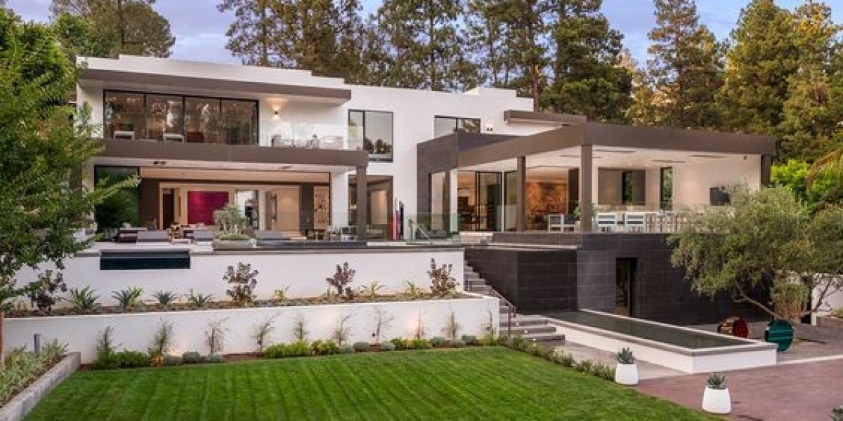 Crafting Dreams: Unveiling the Artistry of Deck Building in Sammamish