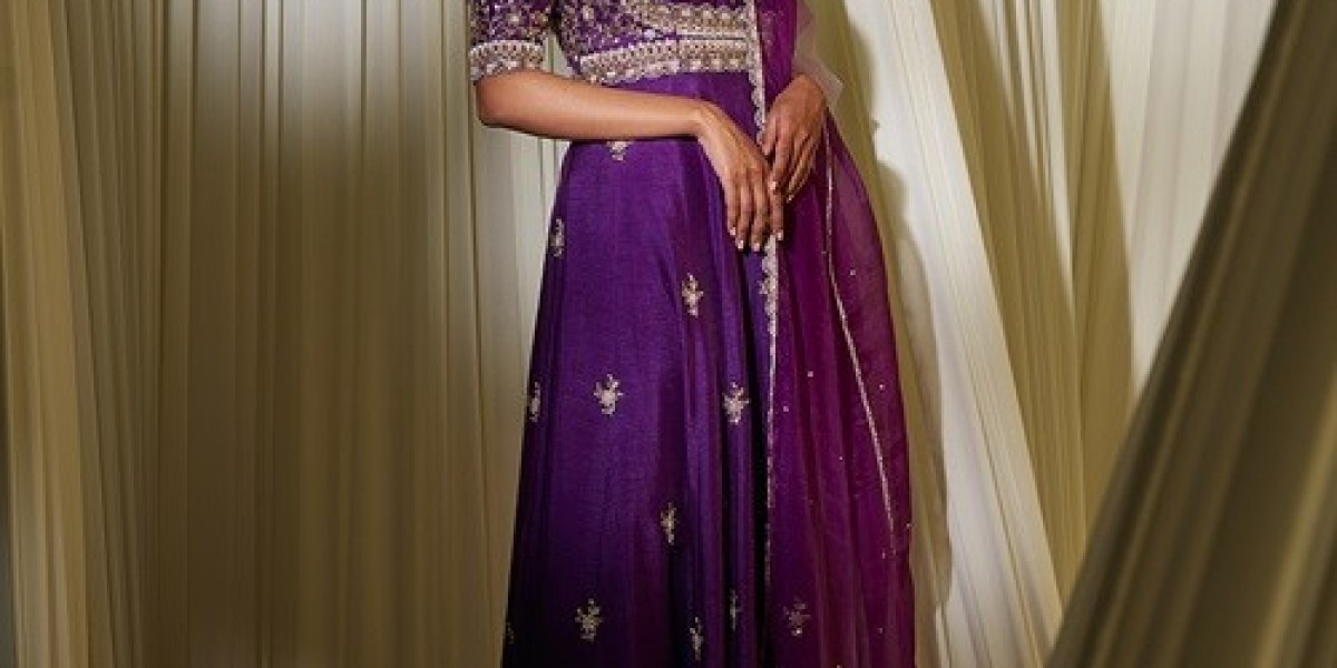 Stylish Anarkali Suits To Make Your Buddies Go Envy!
