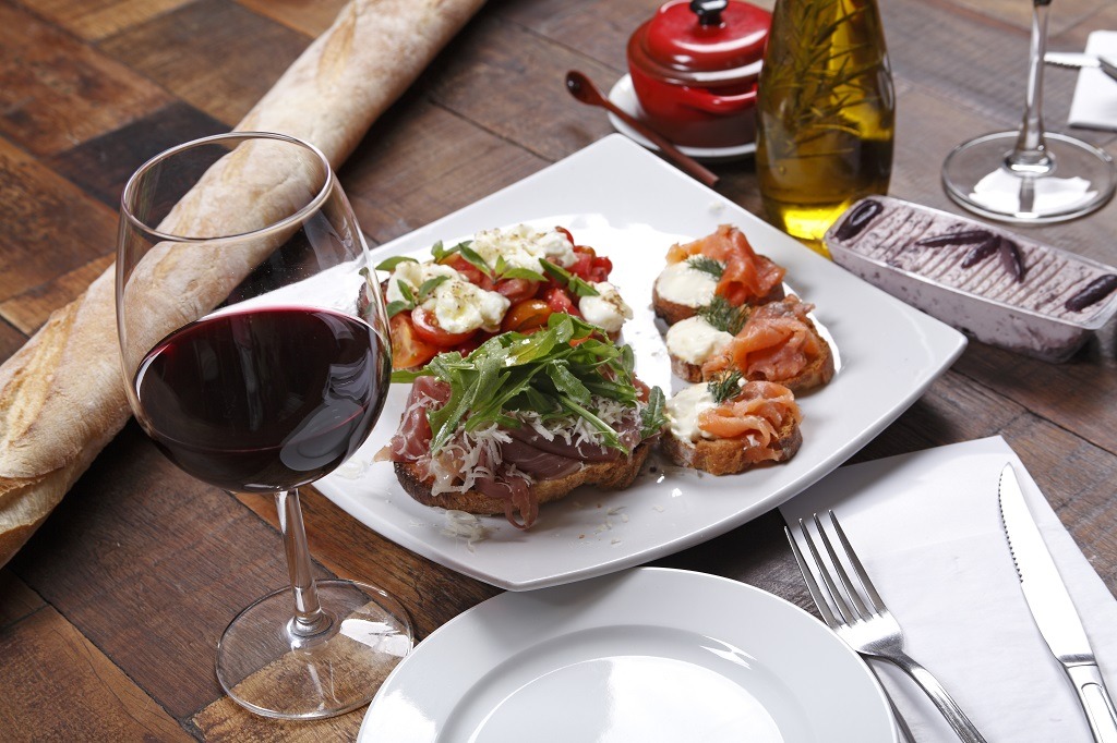Wine Tour Italy: Exploring the Vineyards and Cellars of Italian Wine Regions