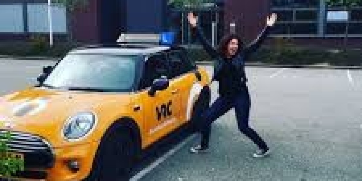 Navigating the Roads: Choosing the Best Driving School in Utrecht